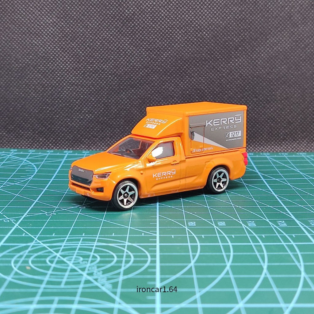 majorette Isuzu dmax รถกระบะ ตู้ทึบ kerry หายาก