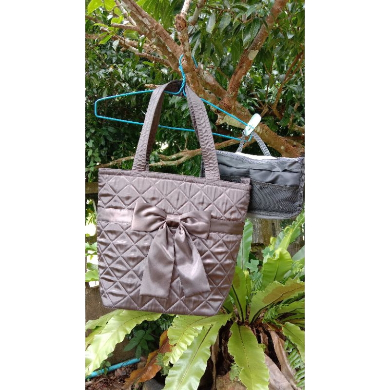 กระเป๋า nayara สีน้ำตาลเทา