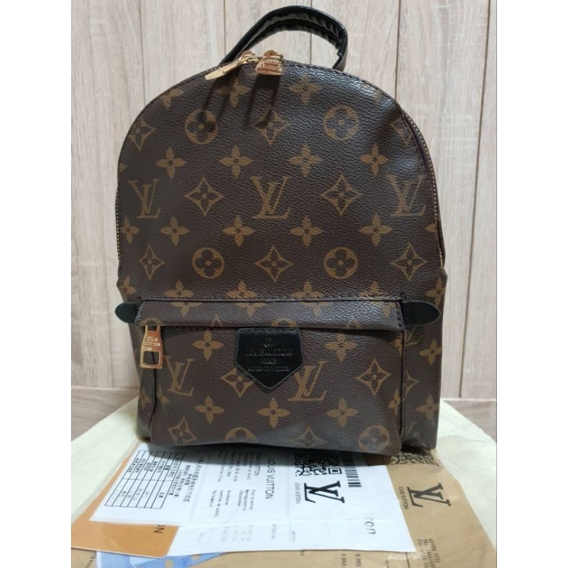 📌กระเป๋างานกล่อง งานมือ1️⃣ 📌  เป้ LV ไซส์มินิ 8 นิ้ว  ปั๊มทุกจุด ขาย 350 บาทค่ะ