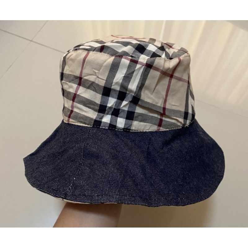 หมวก Burberry Bucket