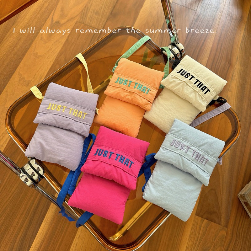 กระเป๋าคล้องคอสำหรับใส่โทรศัพท์มือถือ มี 5สี