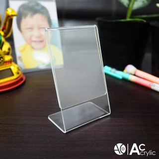 ป้ายอะคริลิคตั้งโต๊ะ A8 แนวตั้ง 5.5x8.5cm อะคริลิคใส ทรง L (A8)