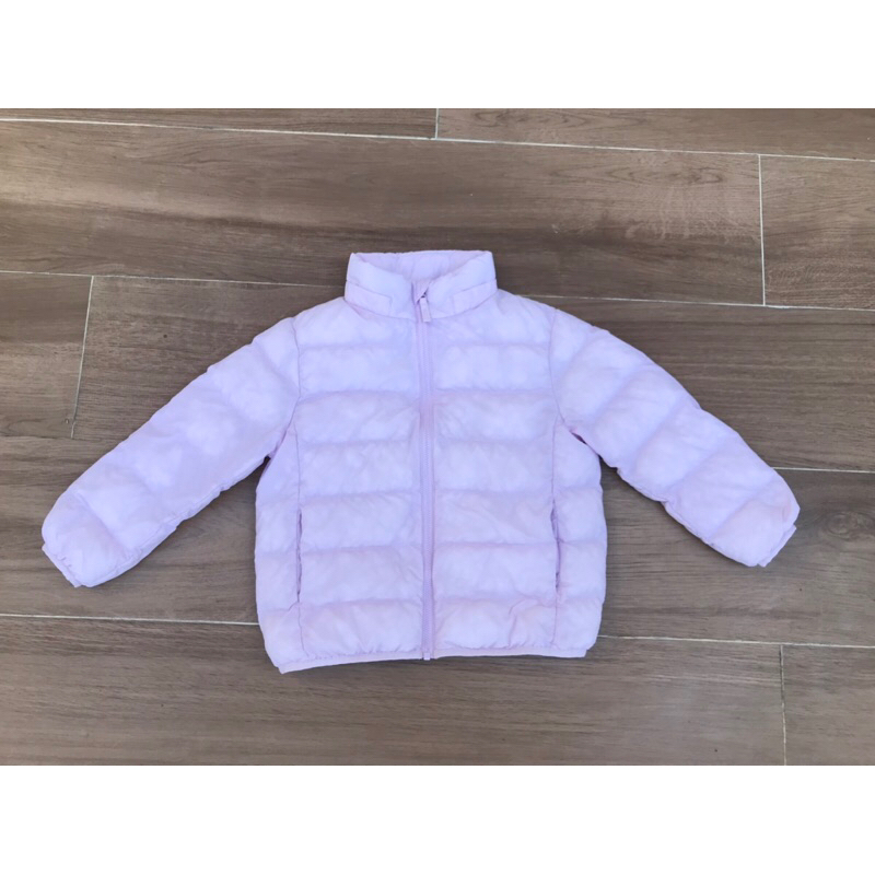 เสื้อกันหนาวแจ็กเก็ตเด็ก UINQLO ของแท้ ซื้อจากญี่ปุ่น สภาพดี สวย สีชมพูหวานๆ
