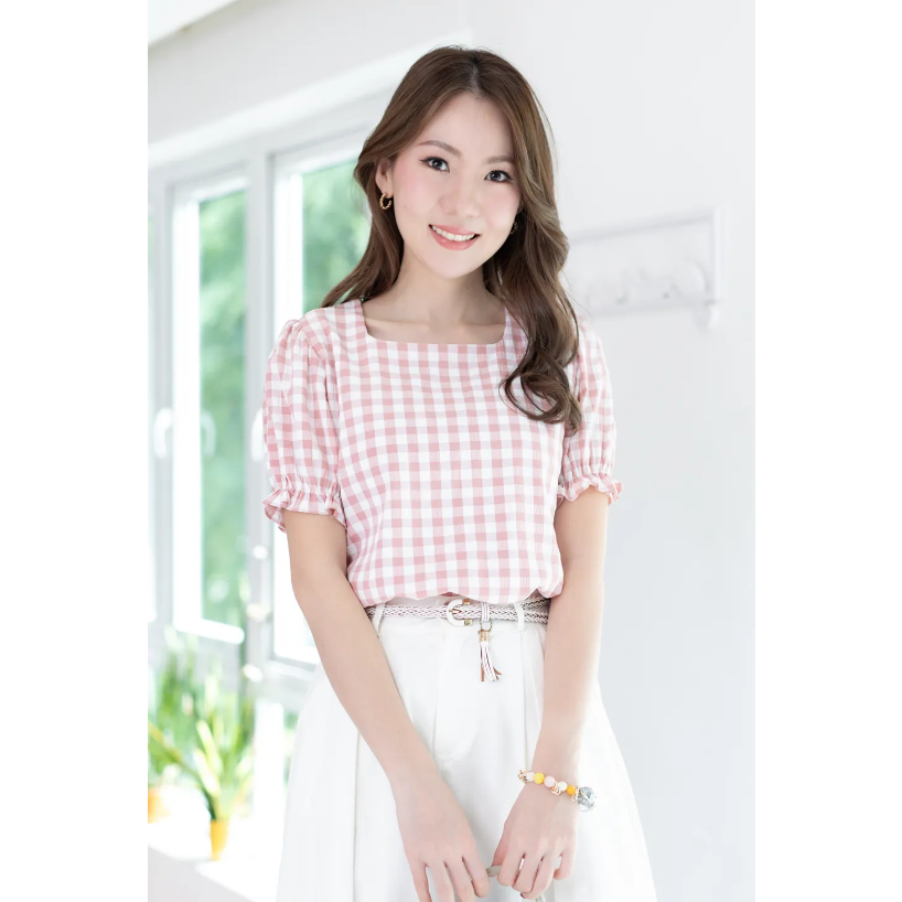 Narinari : MT3333 Square Neck Puff Sleeve Blouse - Gingham เสื้อคอเหลี่ยมลายตารางน่ารัก!