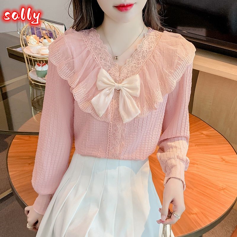 Sally จัดส่งภายใน24ช.ม สไตล์ผู้หญิง เสื้อเชิ้ต คอวี หูกระต่าย ตกแต่งลูกไม้ หวานสวย สดชื่น ทรงพอดีตัว สไตล์มินิมอล