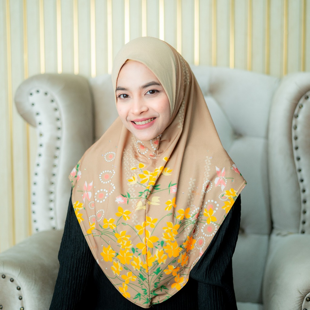 ผ้าคลุมฮิญาบแบบสวมสำเร็จ รุ่น LATEEFAH เหมาะสำหรับใส่รายอออกงานอิสลามหรือรับแขก HL81 วาริสมุสลิม
