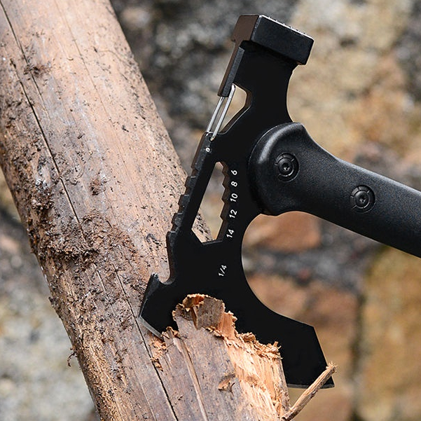 Multifunctional Tactical Axe // Outdoor Survival Tool/