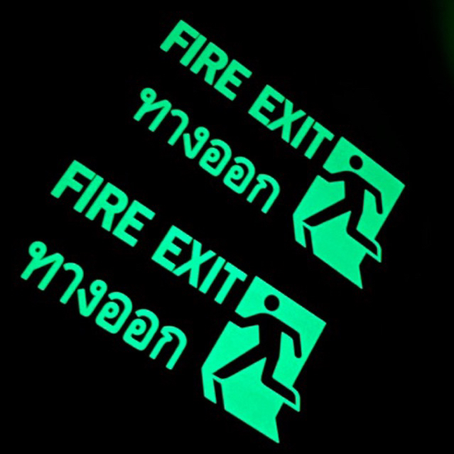 🇹🇭🟢⚪️วิ่งซ้ายป้ายทางหนีไฟอะคริลิคติดสติกเกอร์เรืองแสงในที่มืด30×15cm C12