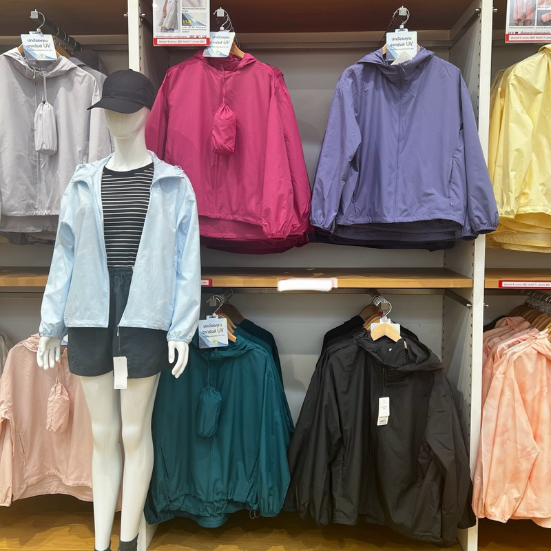 Uniqlo เสื้อฮู้ด UV Cut ผู้หญิง แบบพับเก็บได้ เสื้อกันแดด แจ็คเก็ตแบบพับเก็บได้
