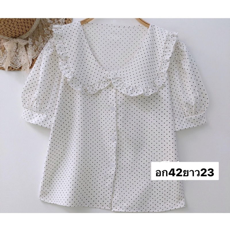 เสื้อคอบัว เเขนสั้น ลายจุด กระดุมจริง