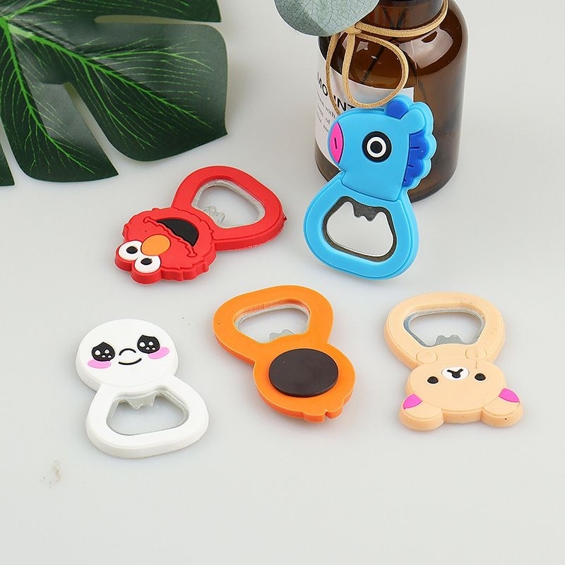 M017 ที่เปิดขวด พร้อมแม่เหล็กติดตู้เย็นด้านหลัง ลายน่ารัก (สุ่มลาย) พร้อมส่งจากไทย ส่งเร็วมากก