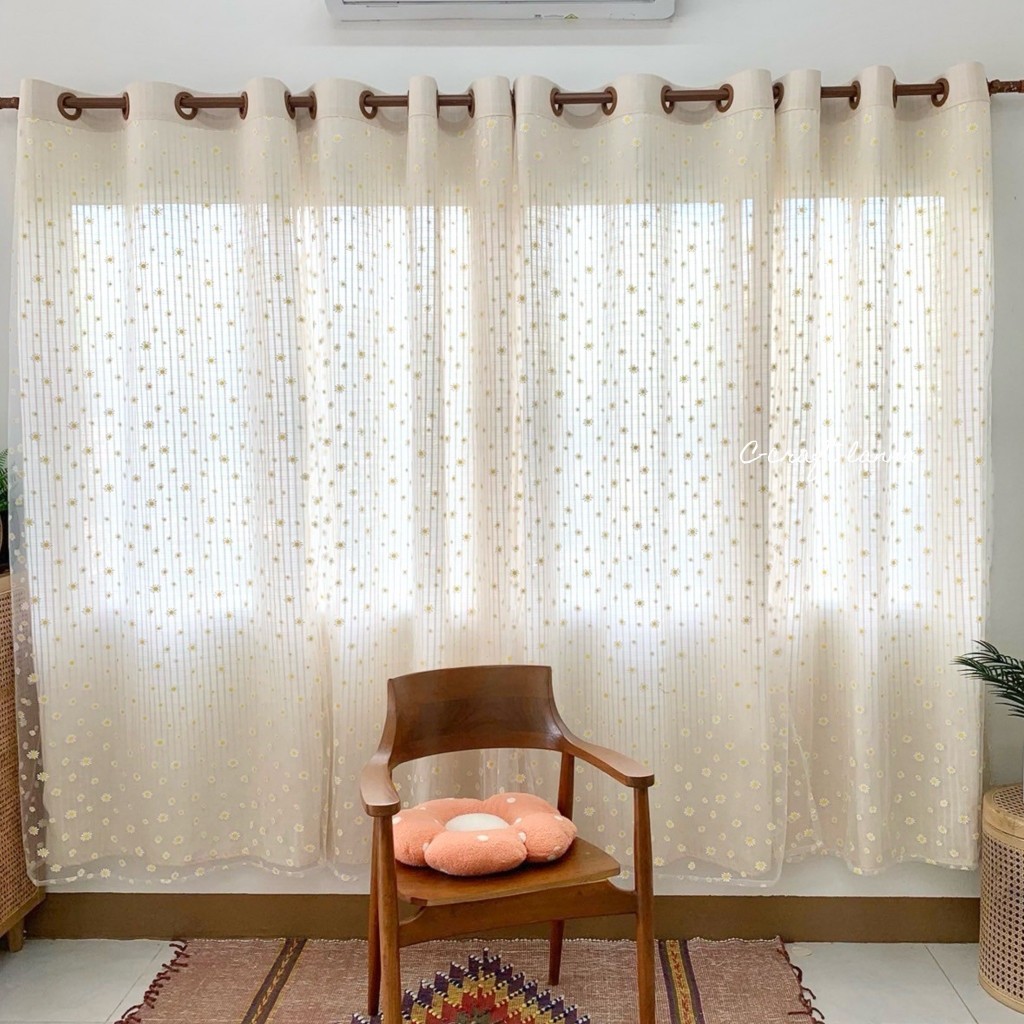 สุดน่ารัก🍂ผ้าม่านผ้าฝ้าย 2 ชั้น ด้านในโปร่งสีครีม ด้านนอกมุ้งเพ้นลายดอกเดซี่ แบบตาไก่ ใช้งานได้ง่าย