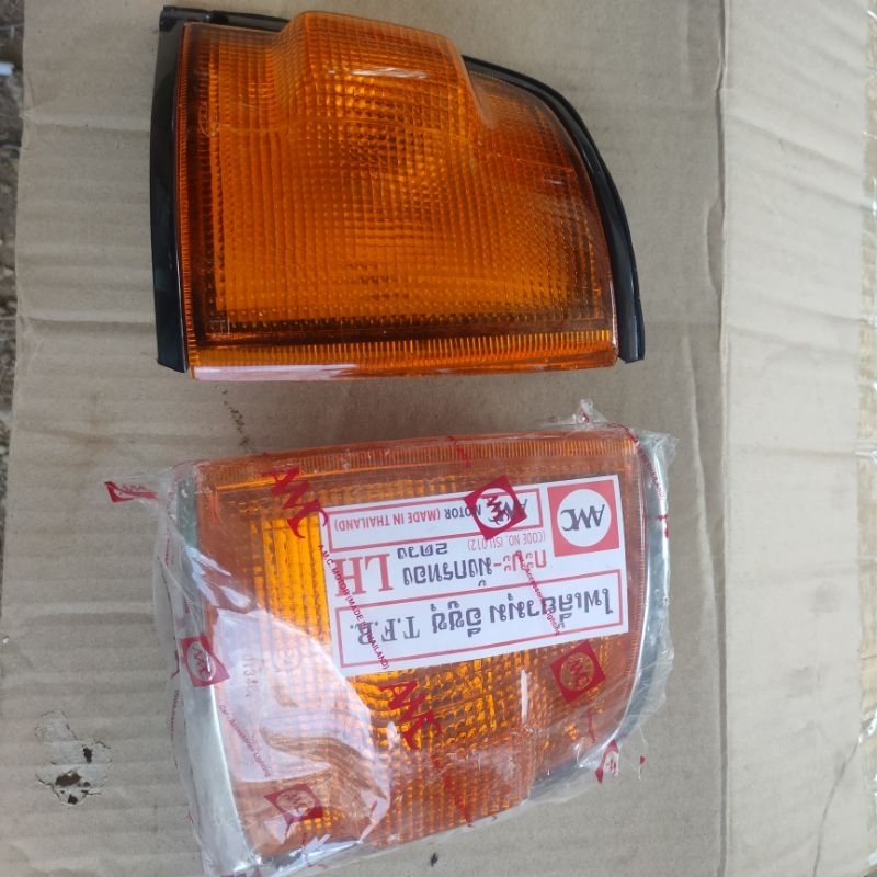 ไฟเลี้ยวไฟหรี่มุม isuzu TFR กระบะมังกรทอง