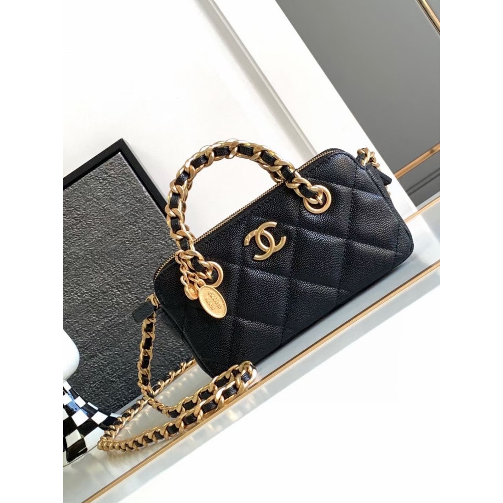 Chanel23C woc carvier bag VIP black