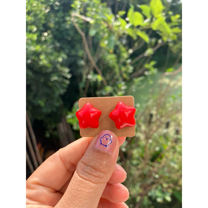 ต่างหูดาวน้อยสีแดงน่ารักทะลุโลก