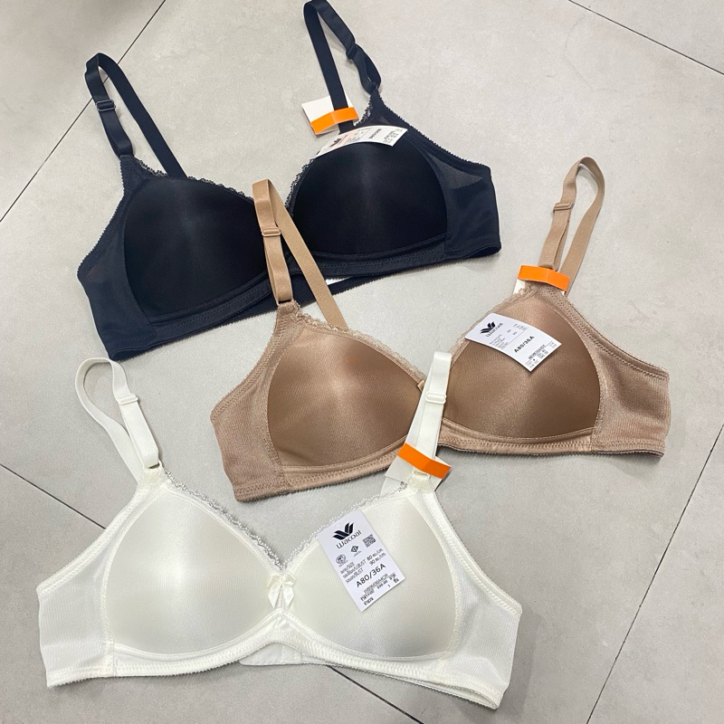 wacoal บราไร้โครง ฟองบาง รุ่น WB9M18,WB9M36,WB9M23