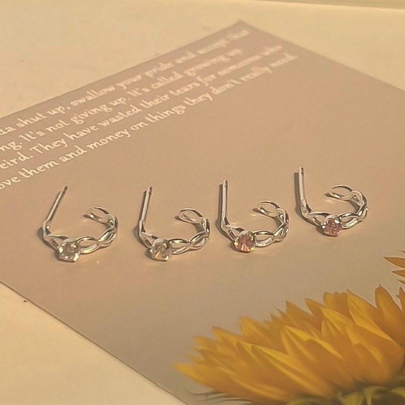SissyJewelry // ต่างหูเงินแท้ รุ่น Gem infinity hoop stud