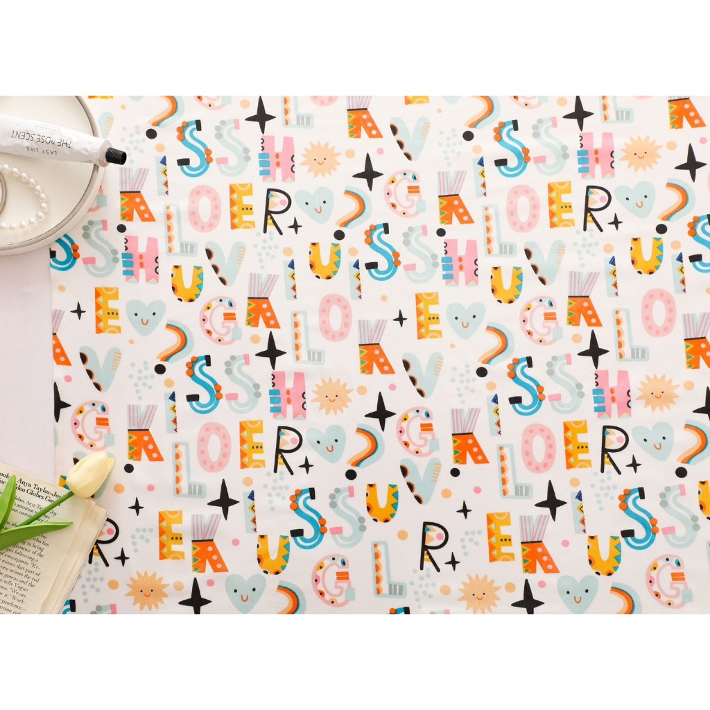 ผ้าาคอตตอน 100% คอตตอนทอทวิล ลายABC ลายตัวหนังสือ ผ้าหน้ากว้าง 1.6 เมตร