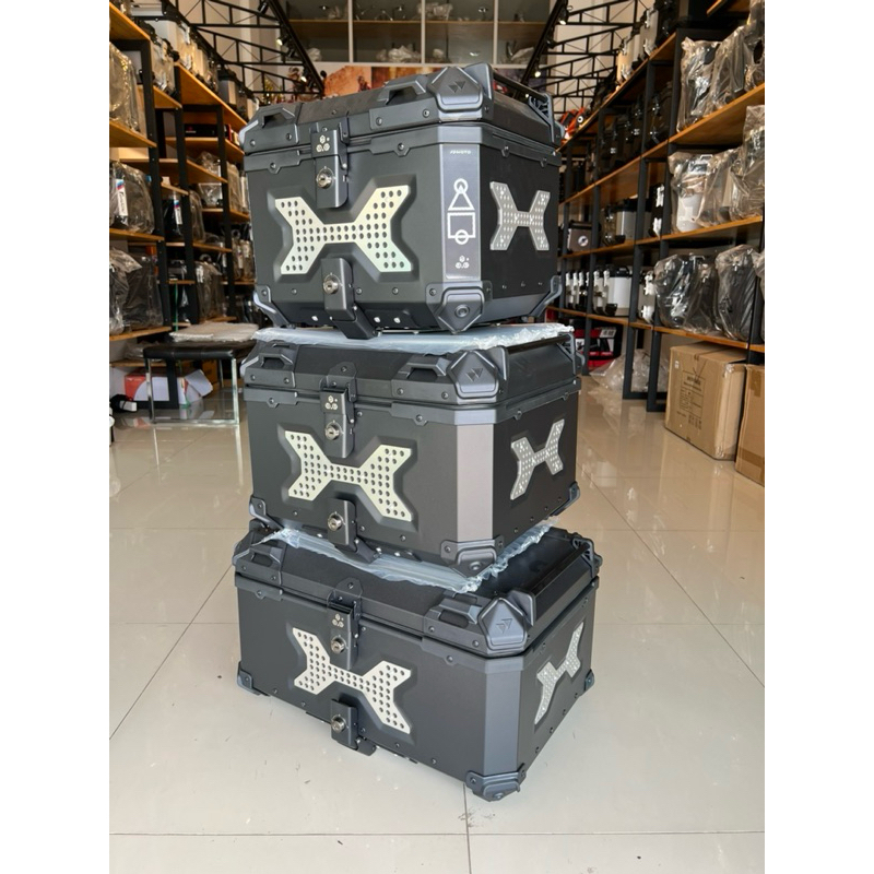 พร้อมส่ง กล่องท้ายF2MOTO 3X 45L-55L-65L กล่องท้ายมอเตอร์ไซค์ กล่องหลังมอเตอร์ไซค์ พร้อมของแถมอินเนอร์ เบาะพิงหลัง