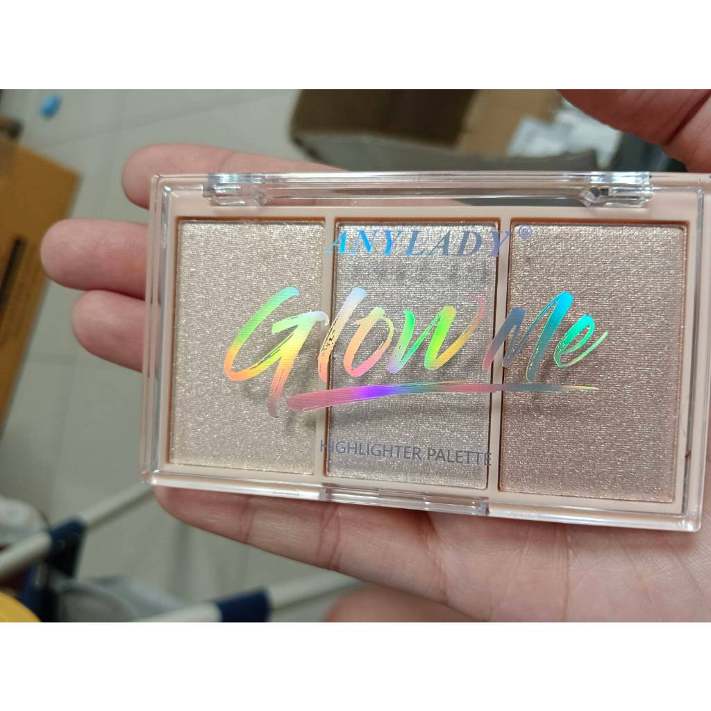 ไฮไลท์ Anylady 3 ช่อง ตลับพกพาสะดวก เฉดดิ้ง หน้าฉ่ำวาว มีมิติ หน้าเงา No.8134