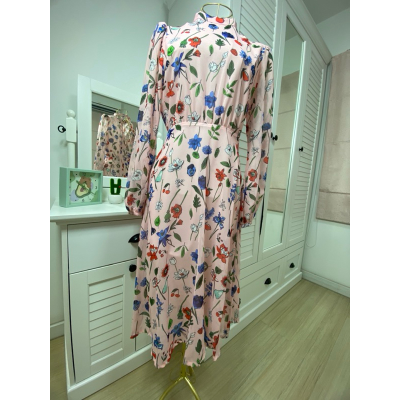 ชุดเดรสมือสอง Jaspal