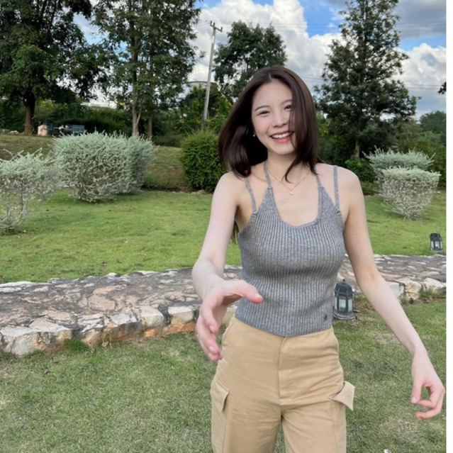 MELT.INMOMENTS TOAST Top เสื้อไหมพรมผูกคอ (ซื้อผ่าน Shopee Video ลด 30%) - รูปที่ 4