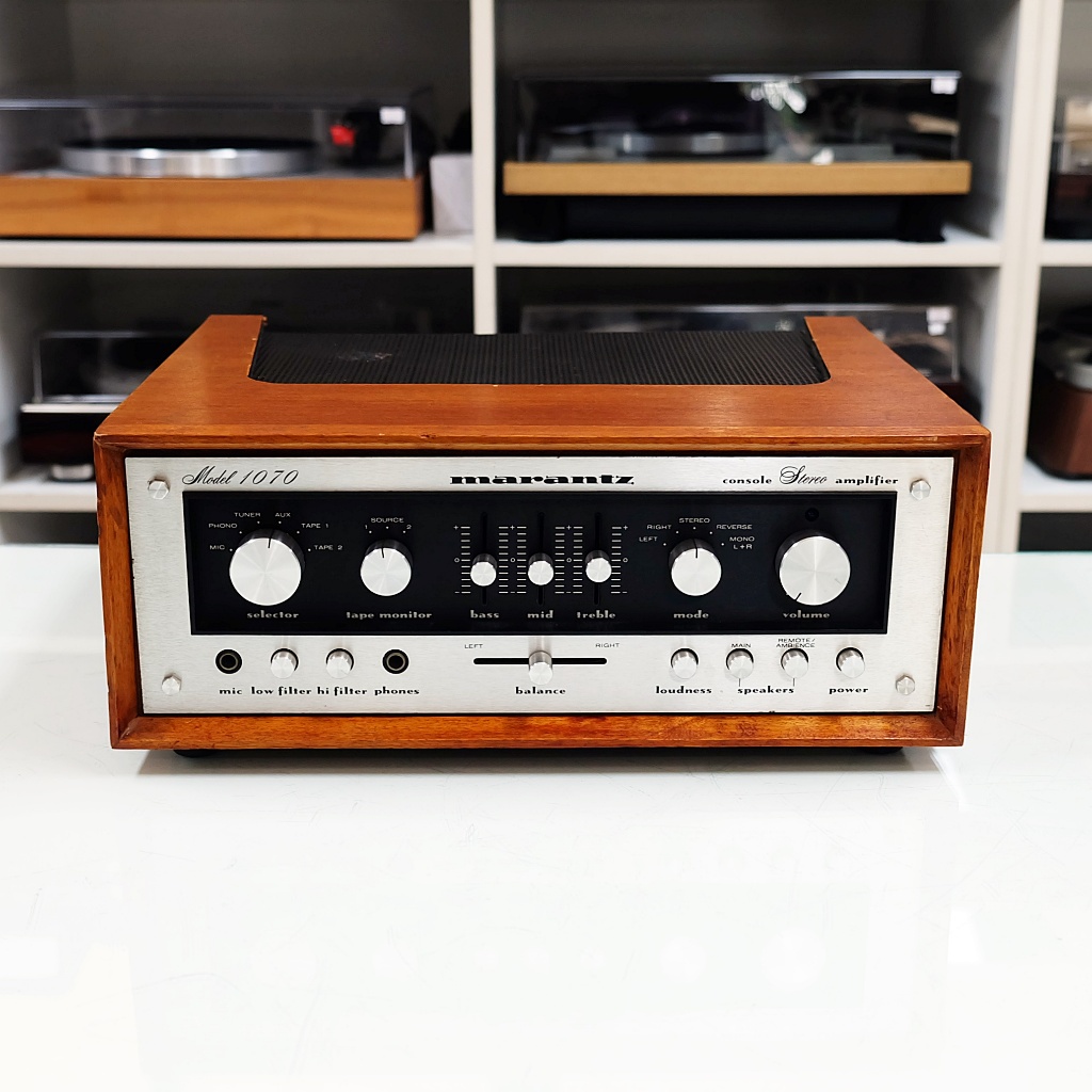 Pre Amp Marantz 1070