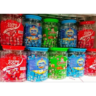 🍫🍫CHOCOLATE CUBE 🍫🍫โคล่าคิวบ์ ช็อคโกแลตคิวบ์ นมคิวบ์ **1 กระปุกมี180 ชิ้น ลูกอมรสช็อกโกแลต