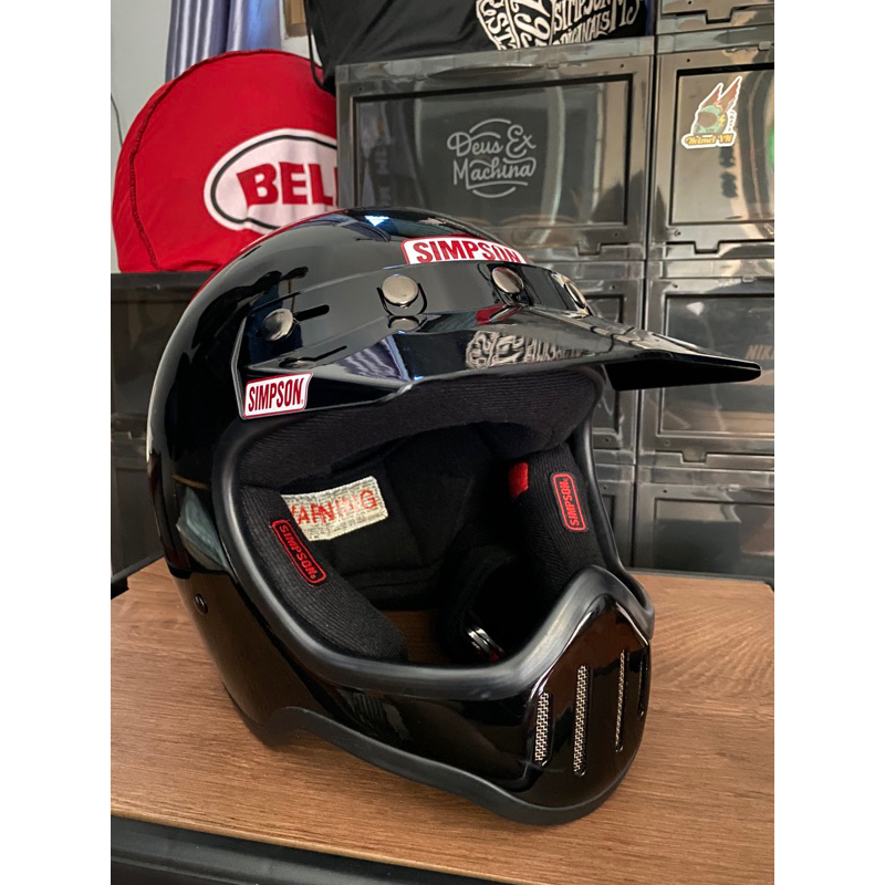 หมวกกันน๊อค Simpson M50
