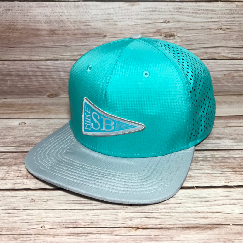 หมวก Nike SB Authentic Dri-Fit Mesh Trucker Hat