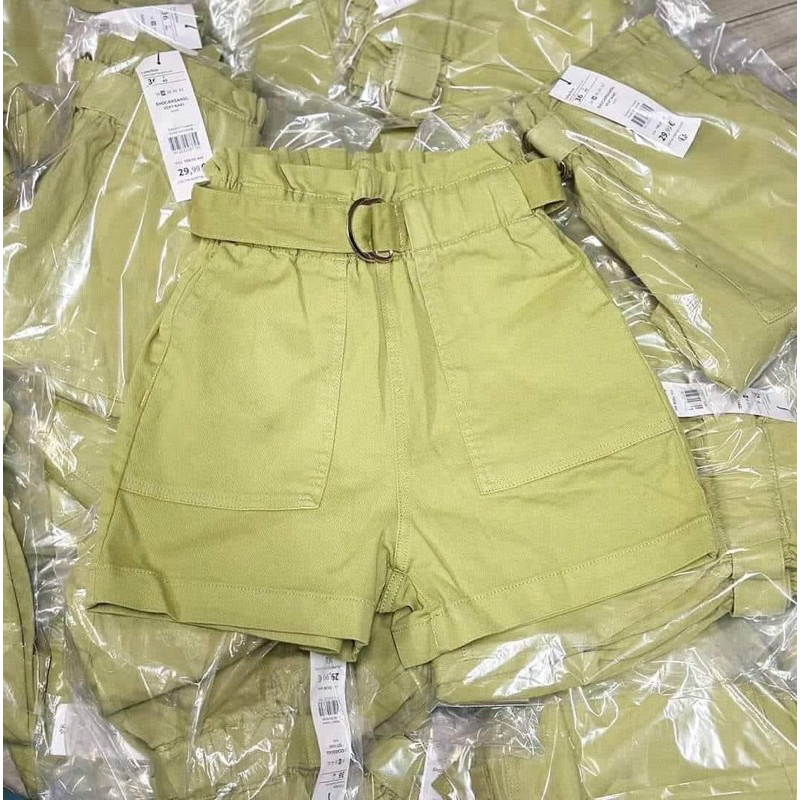 CACHE CACHE กางเกงขาสั้น เอวสูง งานแท้💯  แพคออเดอร์ มีป้ายครบค่ะ มีเข็มขัด  กระเป๋าล้วงได้  ผ้าดีมาก