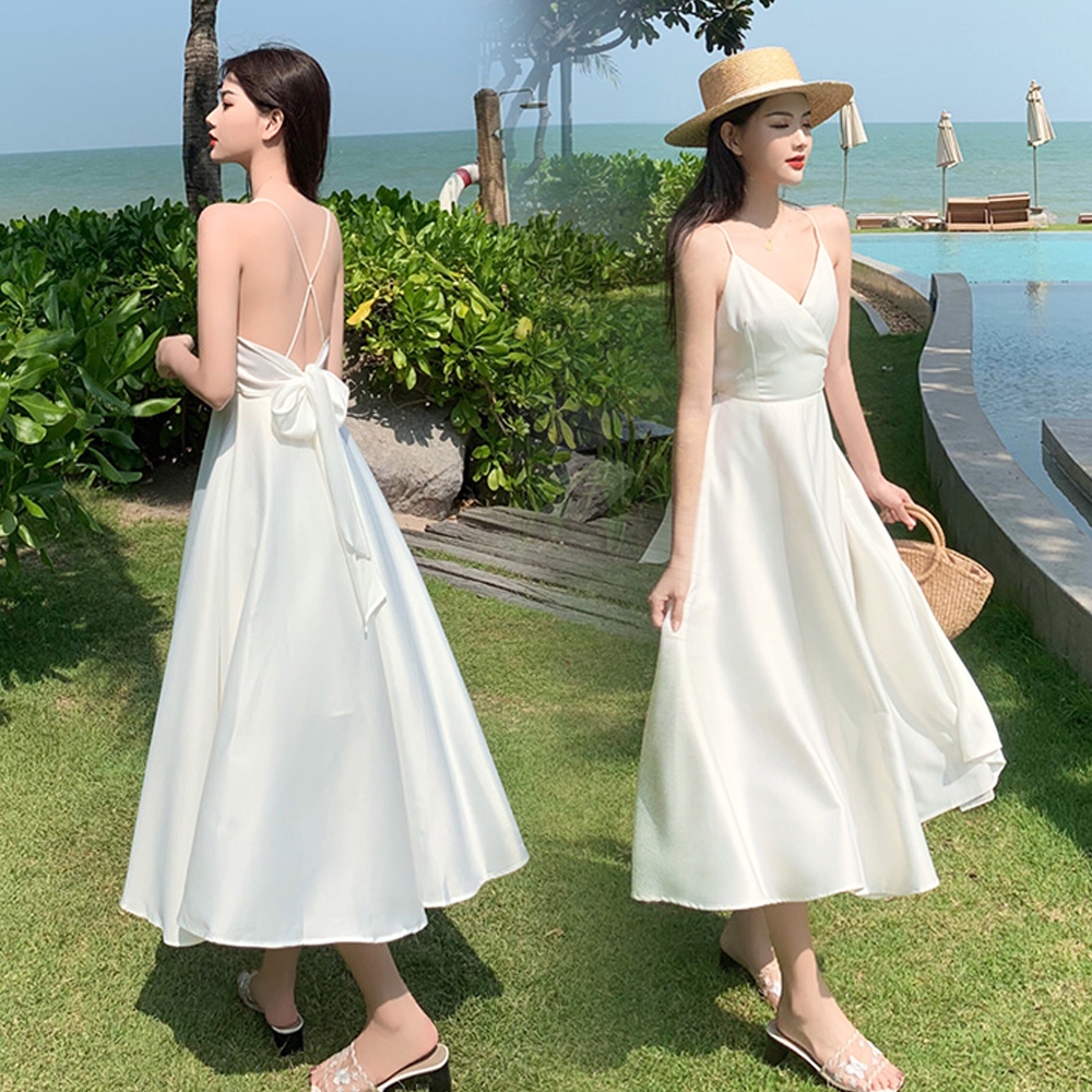 cherryshop กระโปรงยาว ผู้หญิงเซ็กซี่เปิดไหล่เดรสขาว หวานและน่ารักสำหรับวันหยุดเดรสเกาหลี