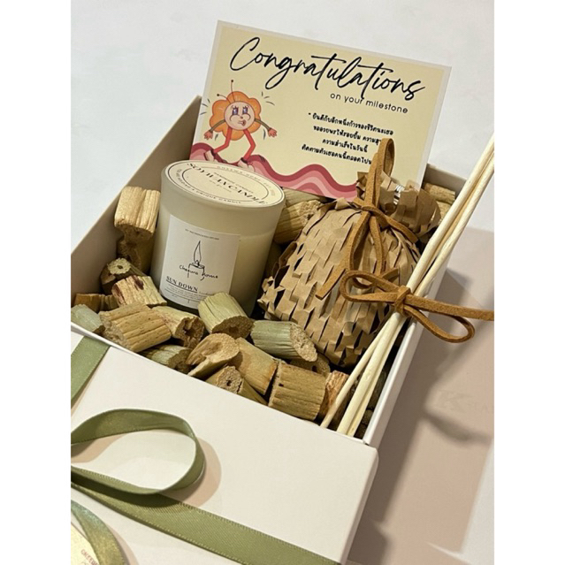Green Gift Box ของขวัญเทียนหอม 60 ml พร้อมก้านไม้หอม และน้ำหอม