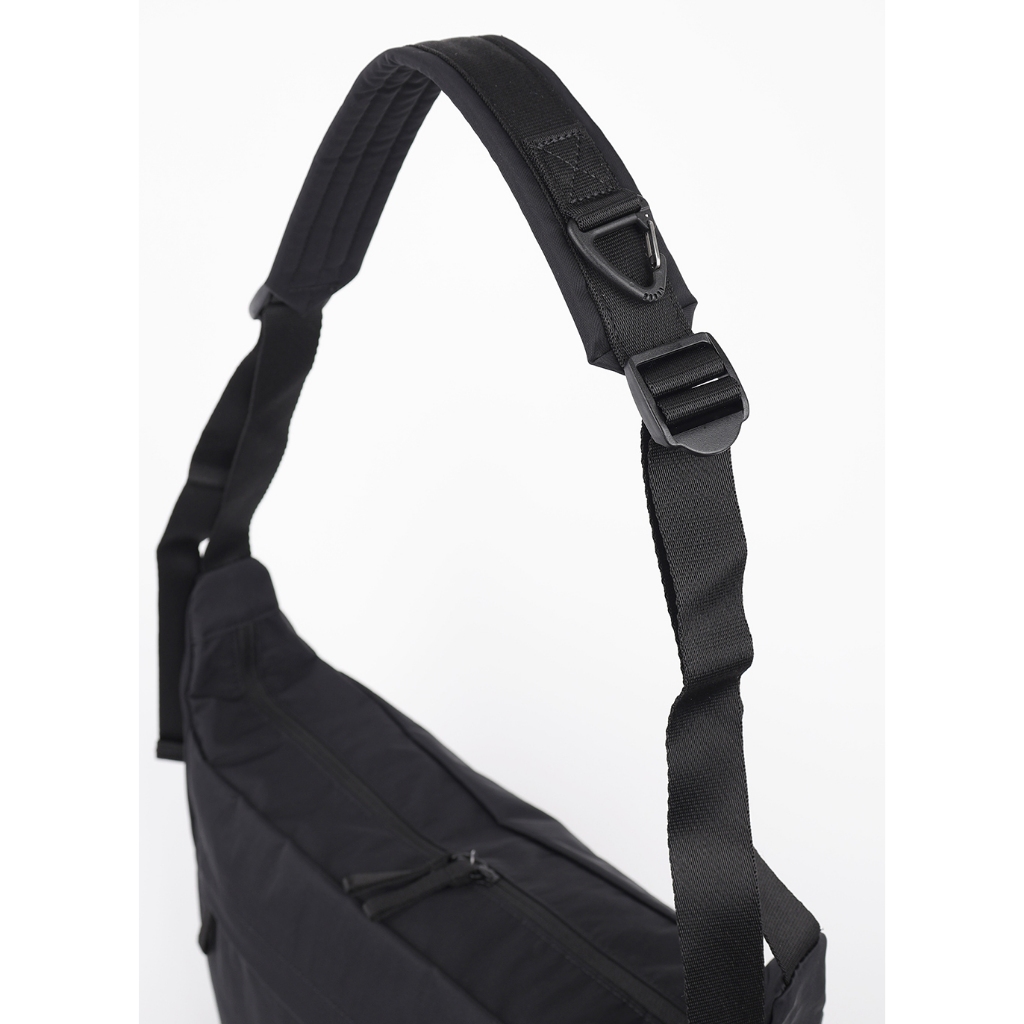 กระเป๋า The North Face รุ่น WL HOBO BAG ผ้า Nylon twill กันน้ำ💯 ของแท้💯 ของใหม่ พร้อมส่งจากไทย