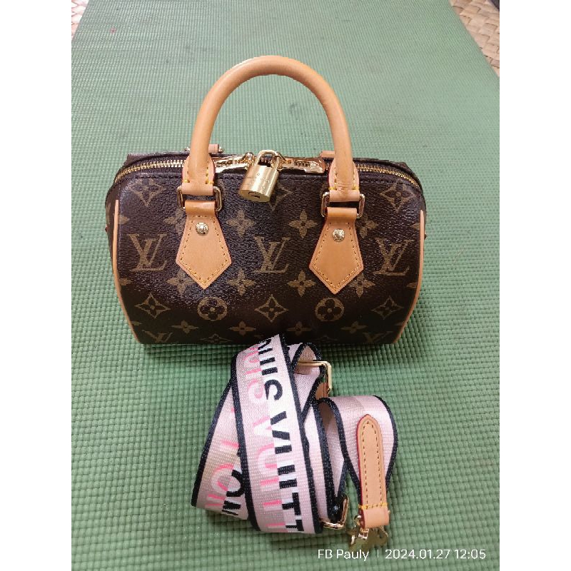 Louis Vuitton monogram canvas speedy 20 used bag like new good condition good price