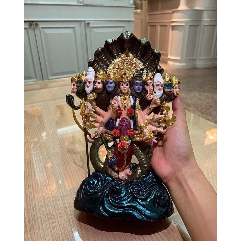 พระนารายณ์อวตาร เปิดโลก – งานเรซิ่น ( สูง 29 ซม. )