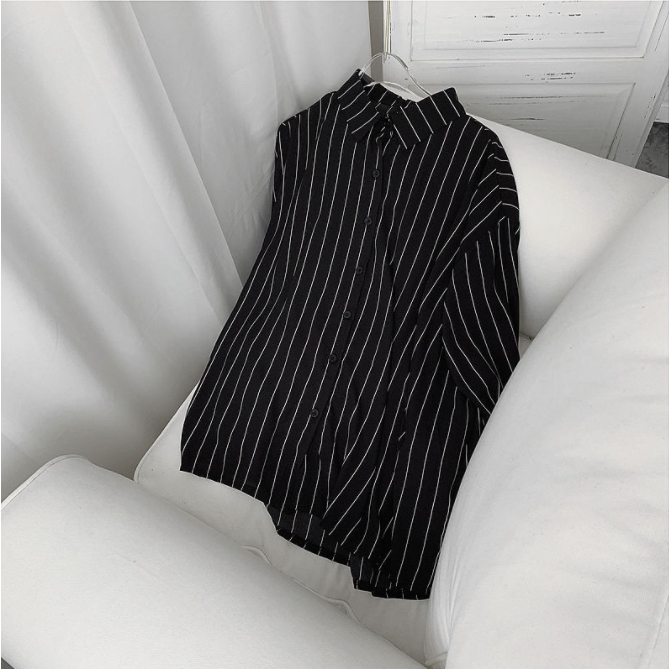 KR021 เสื้อเชิ้ตลายทางดำ Oversize เด็ดๆแบบต้องมีติดตู้