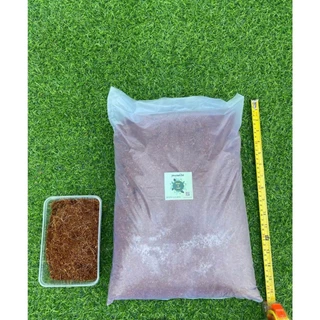 ขุยมะพร้าวหมัก ถุงใหญ่ 2 กิโลกรัม ถุงขนาด 40 x 30 cm. หมักด้วยจุลินทรีย์สังเคราะห์แสง มีความชื้นพร้อมใช้งาน