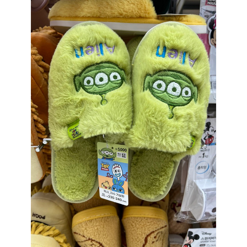 (( พร้อมส่ง )) รองเท้าใส่ในบ้าน สลิปเปอร์ ทอยสตอรี่ Toy Story จาก Daiso เกาหลี