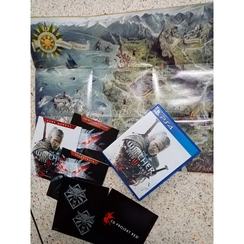 แผ่นเกม The Witcher 3 : Wild Hunt มีแผนที่ แผ่นCD soundtrackและอื่นๆ สำหรับเครื่อง PS4 มือ 2 พร้อมส่