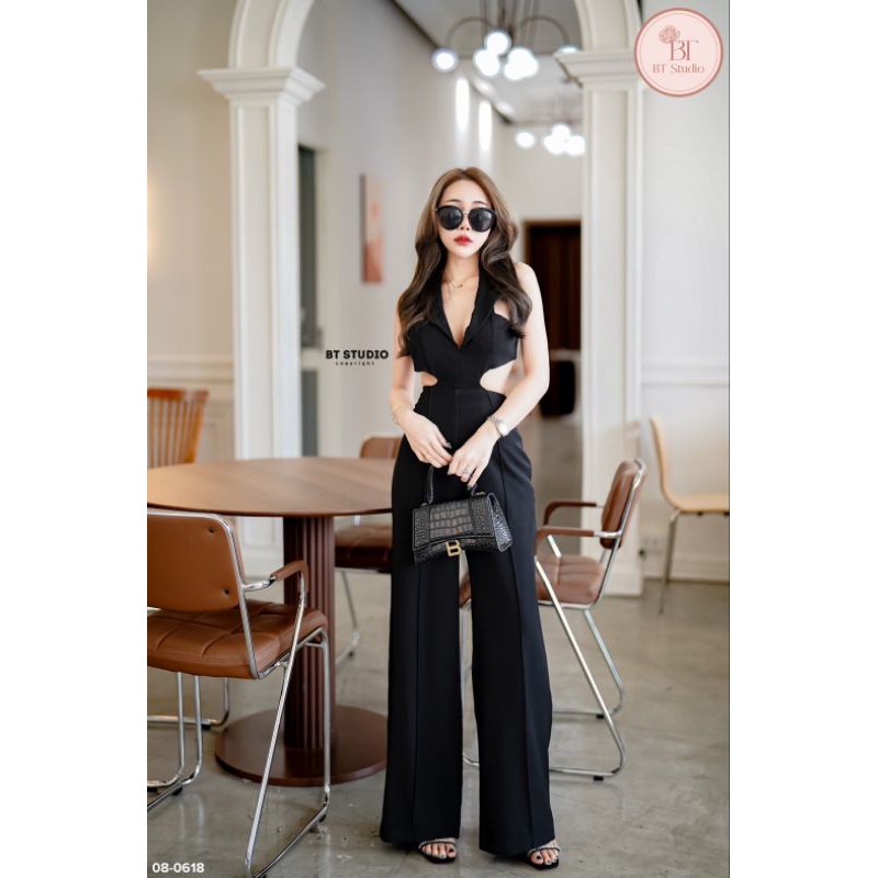 BT STUDIO จั้มสูทขายาวแต่งคอปกคล้องคอไปด้านหลัง เว้าหลัง เว้าเอว งานสวยเข้ารูป