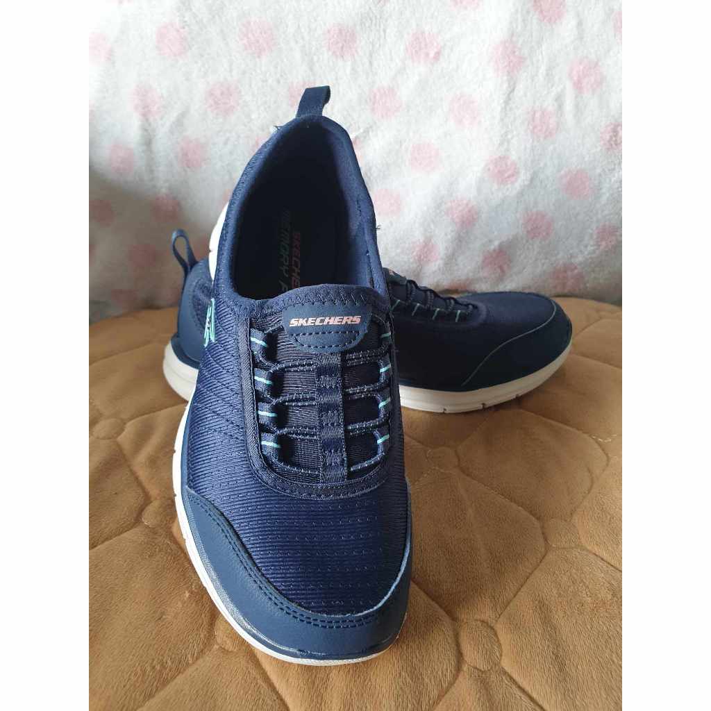 รองเท้า Skechers สเก็ตเชอร์ส มือสองเหมือนใหม่