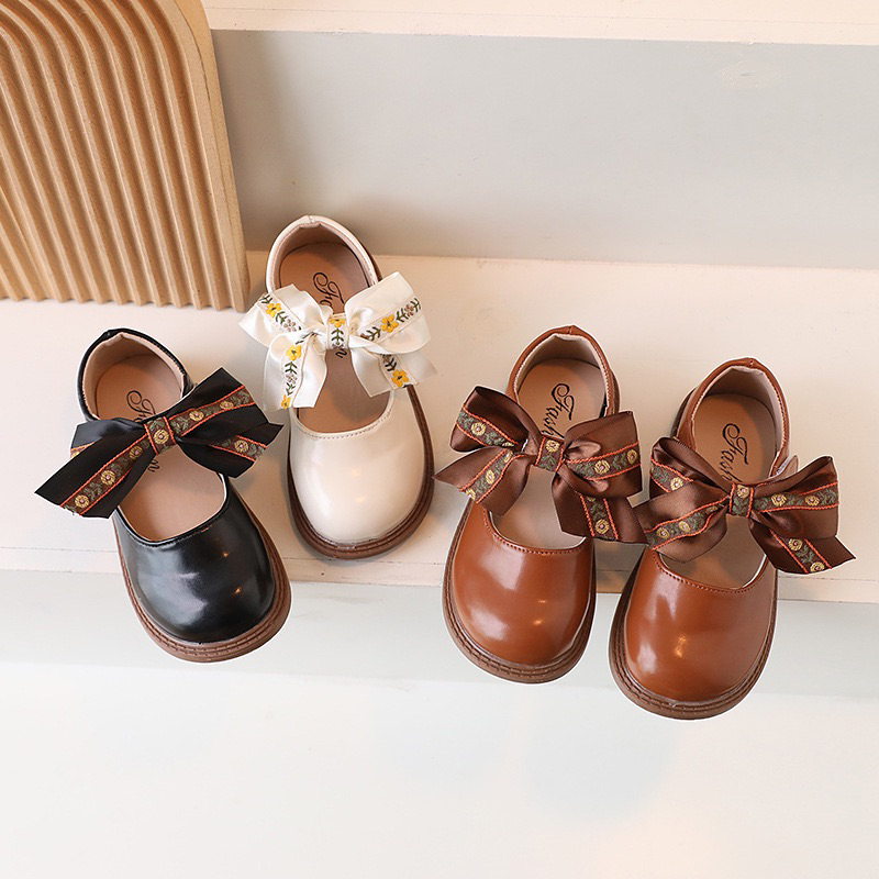 Q16 รองเท้าเด็ก รองเท้าคัชชูเด็ก