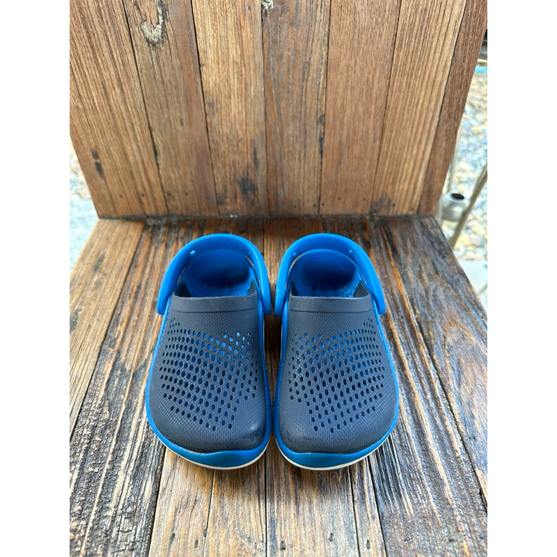 ส่งต่อ รองเท้าเด็ก crocs literide สีน้ำเงิน ไซส์ C10 ยาว 15.6cm