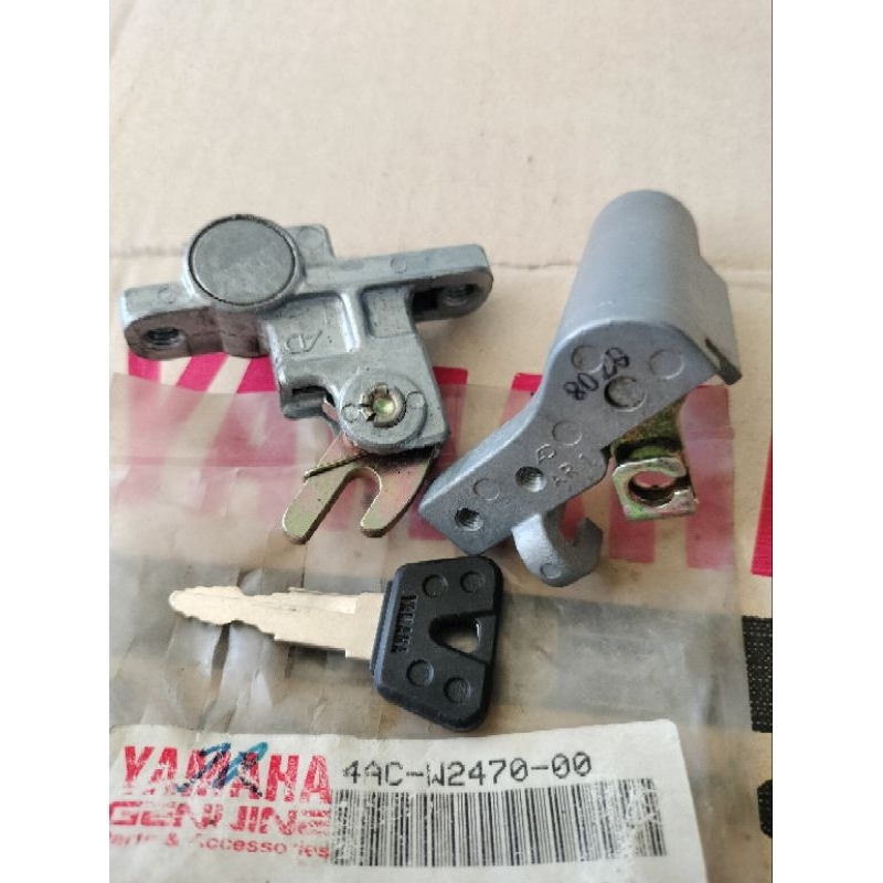 กุญแจเบาะ Yamaha JR120 แท้ใหม่ครบชุด