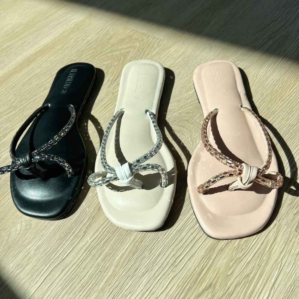รองเท้าแตะ ไซส์ 36-40 แนะนำ+1 เท้าอวบ+2 (แตะแมงมุมหัวเหลี่ยม) สวบ เก่ ใส่ สบาย สินค้าพร้อมส่ง