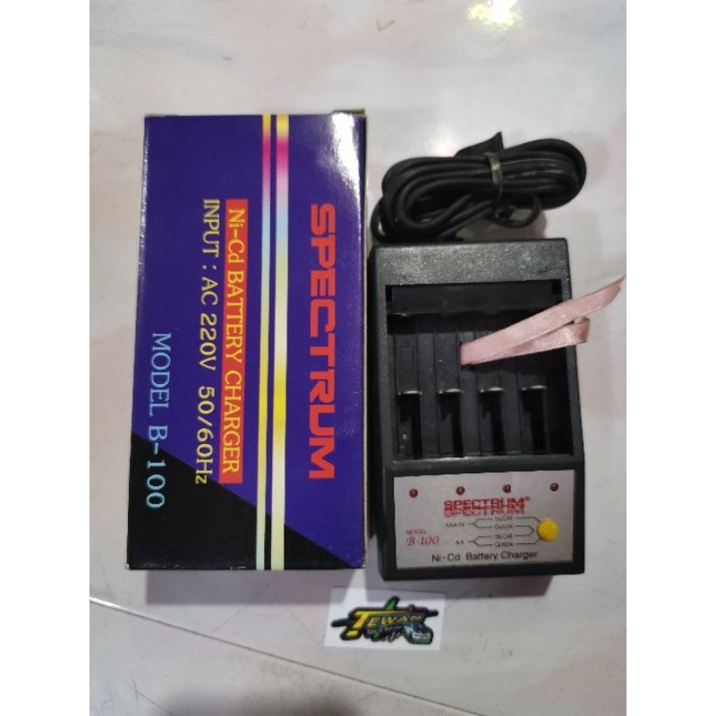 เเท่นชาร์จถ่าน1.2v ชาร์จได้ครั้งละ1-4ก้อนครับ