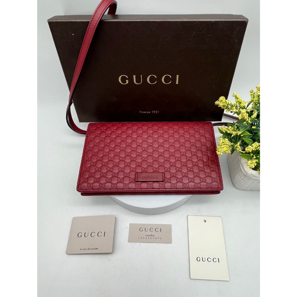 Used in good Gucci wallet crossbody