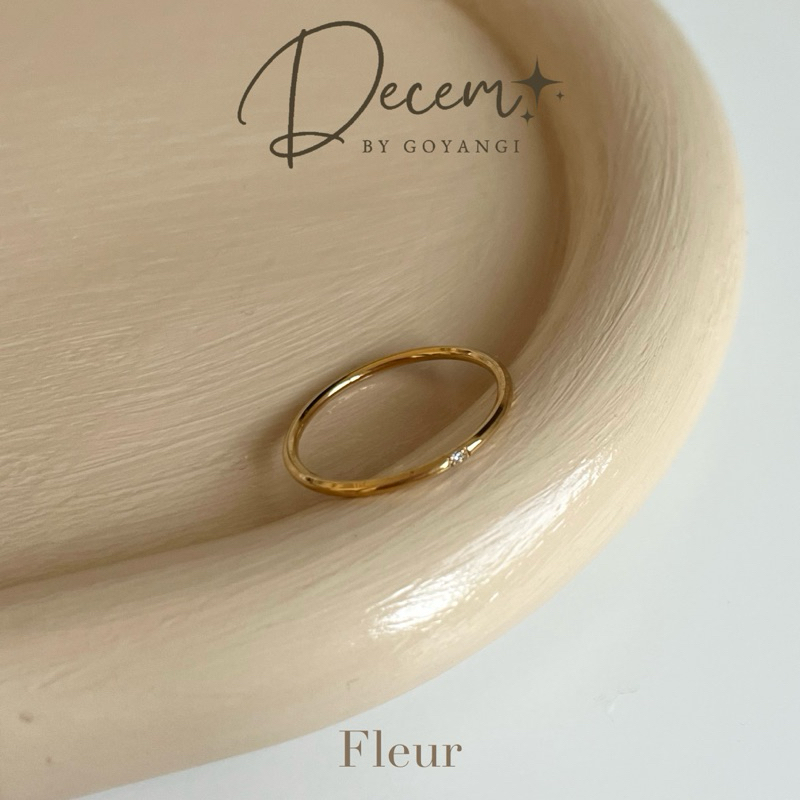 Decem- แหวนรุ่น Fleur หนึ่งเพทาย สแตนเลสสามารถใส่โดนน้ำได้ ไม่ลอกไม่ดำ