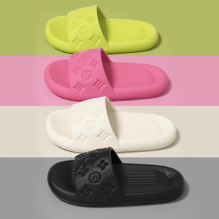 รองเท้าแตะแฟชั่น รองเท้าแตะผู้หญิง ปั็มลายเก๋ๆ พื้นนิ่ม สวมง…